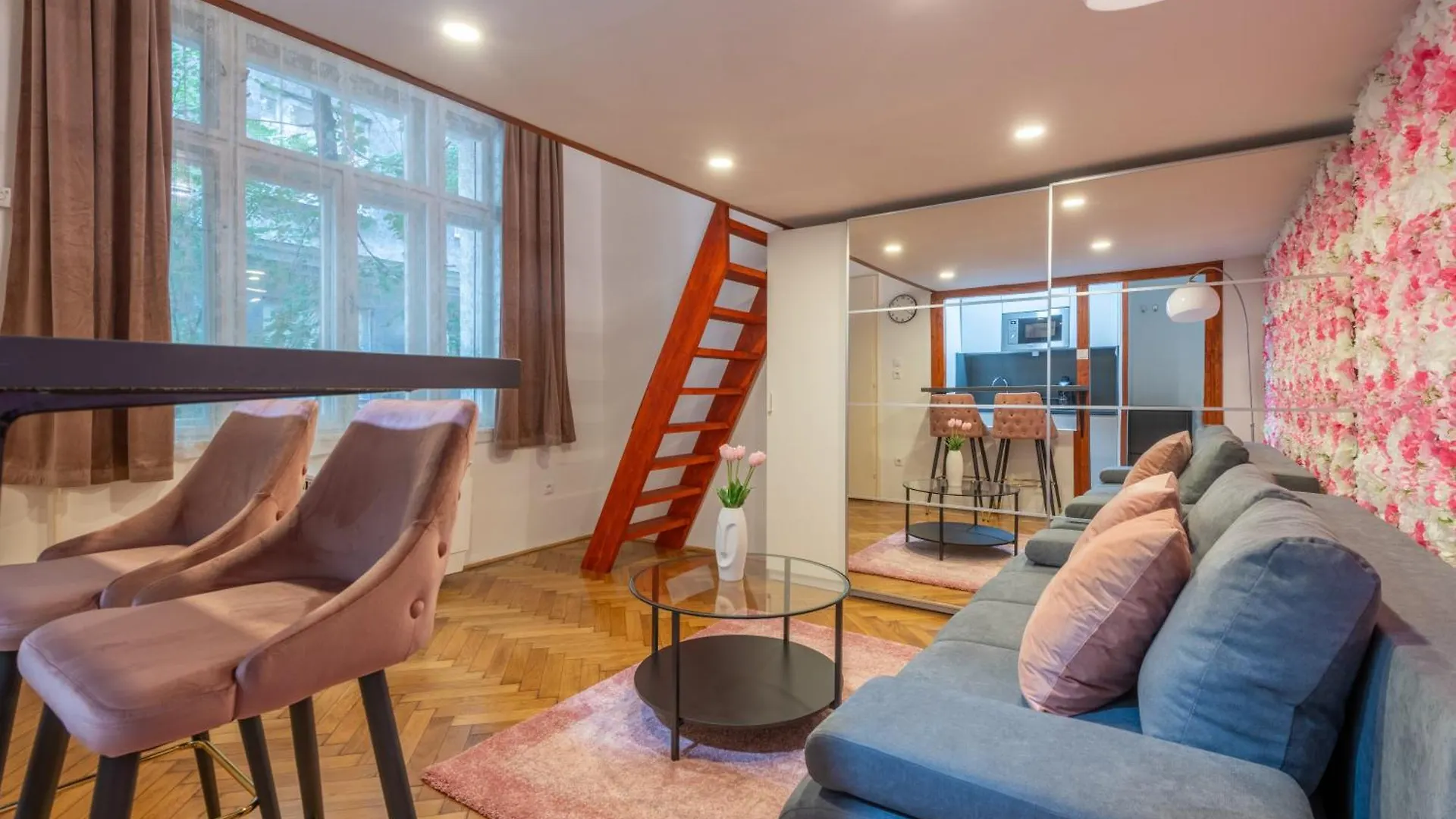 Rose Garden Apartment Budapest Hungary