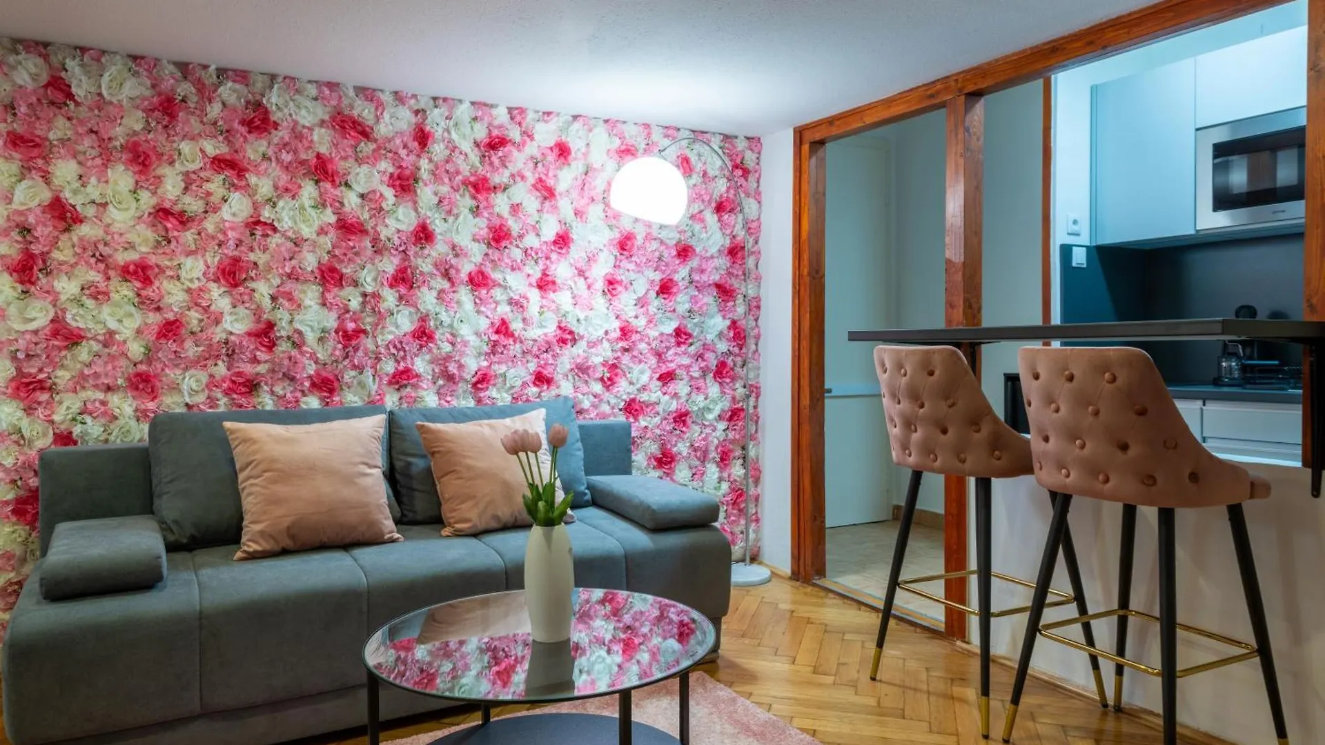 Rose Garden Apartment location