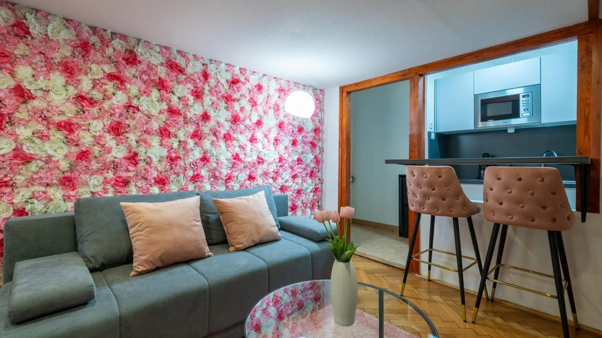 Rose Garden Apartment Budapest Hungary